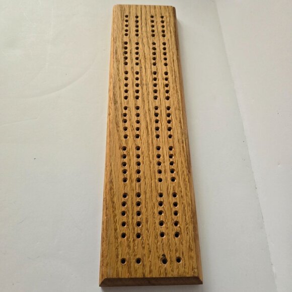 Handmade Oak Wooden Cribbage Board Game With 4 Red Pegs - Picture 10 of 16